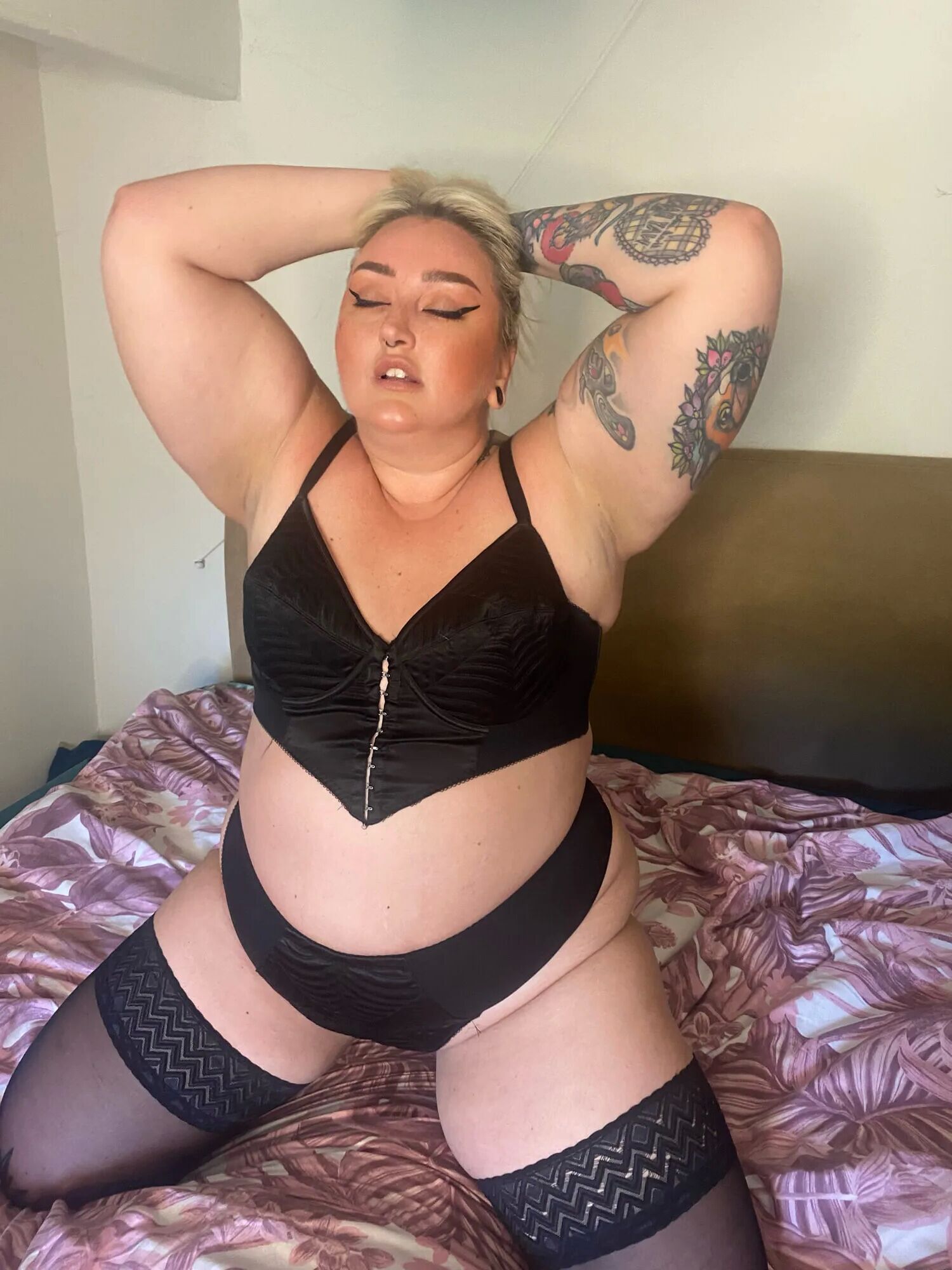 Call In Sick And Stay In Bed With Me? - 46 Pics