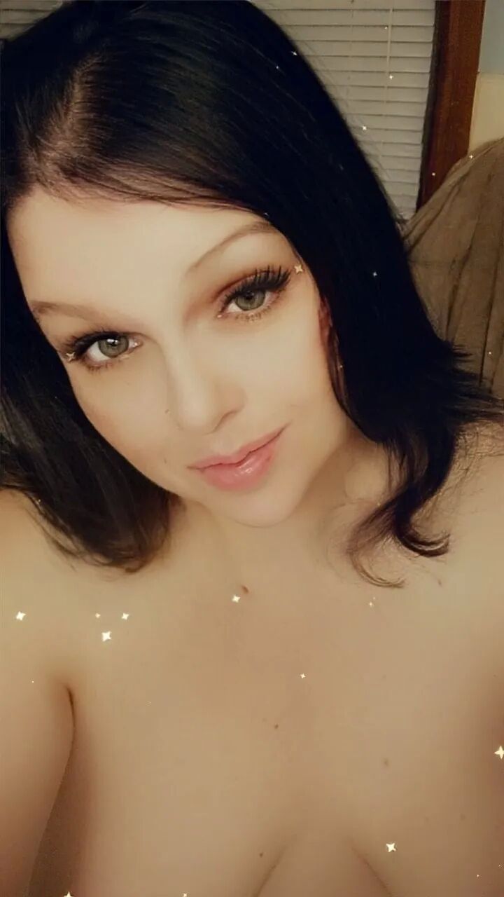 Hot Milf - 13 Pics