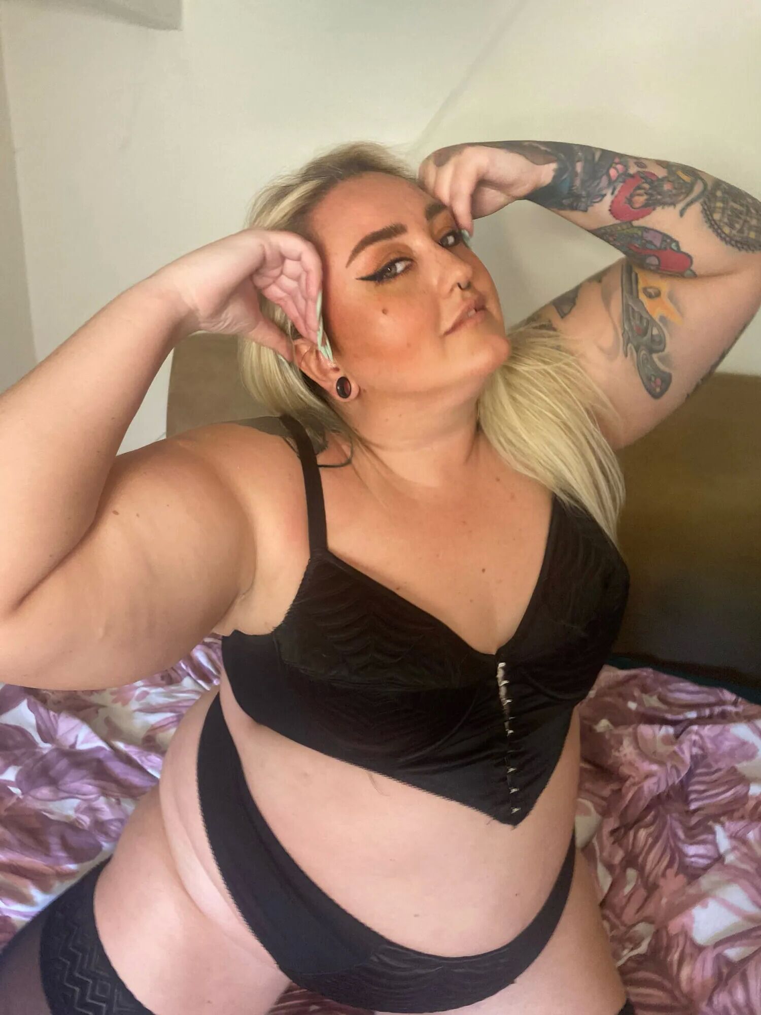 Call In Sick And Stay In Bed With Me? - 46 Pics
