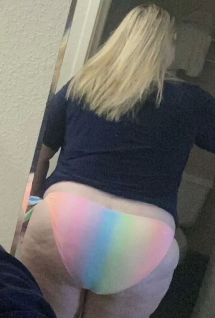 That ass! - 7 Pics