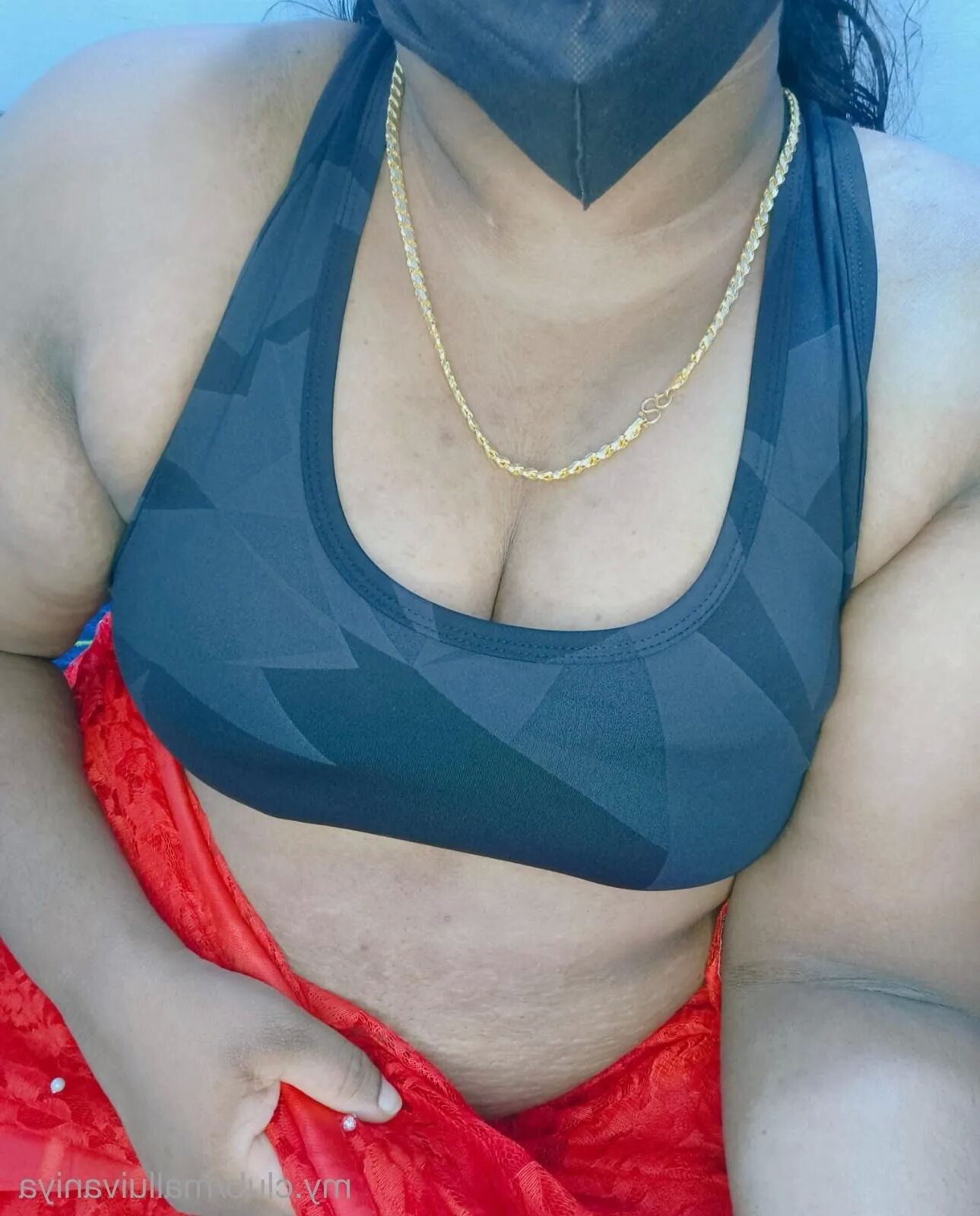 Mallu Ivaniya Free Photos - 5 Pics