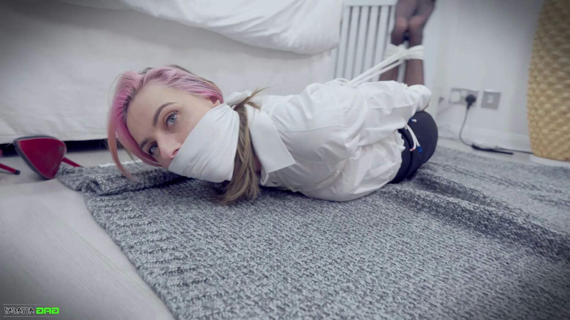 Chloe - Popstar in Bondage - 17 Pics