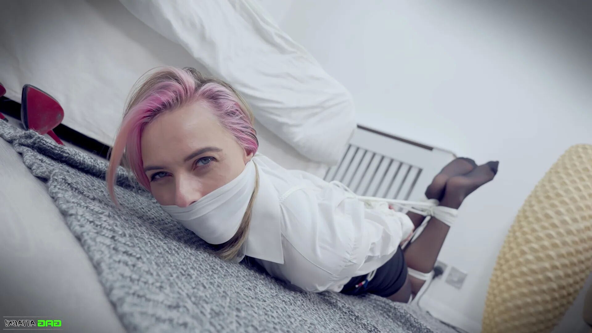 Chloe - Popstar in Bondage - 17 Pics