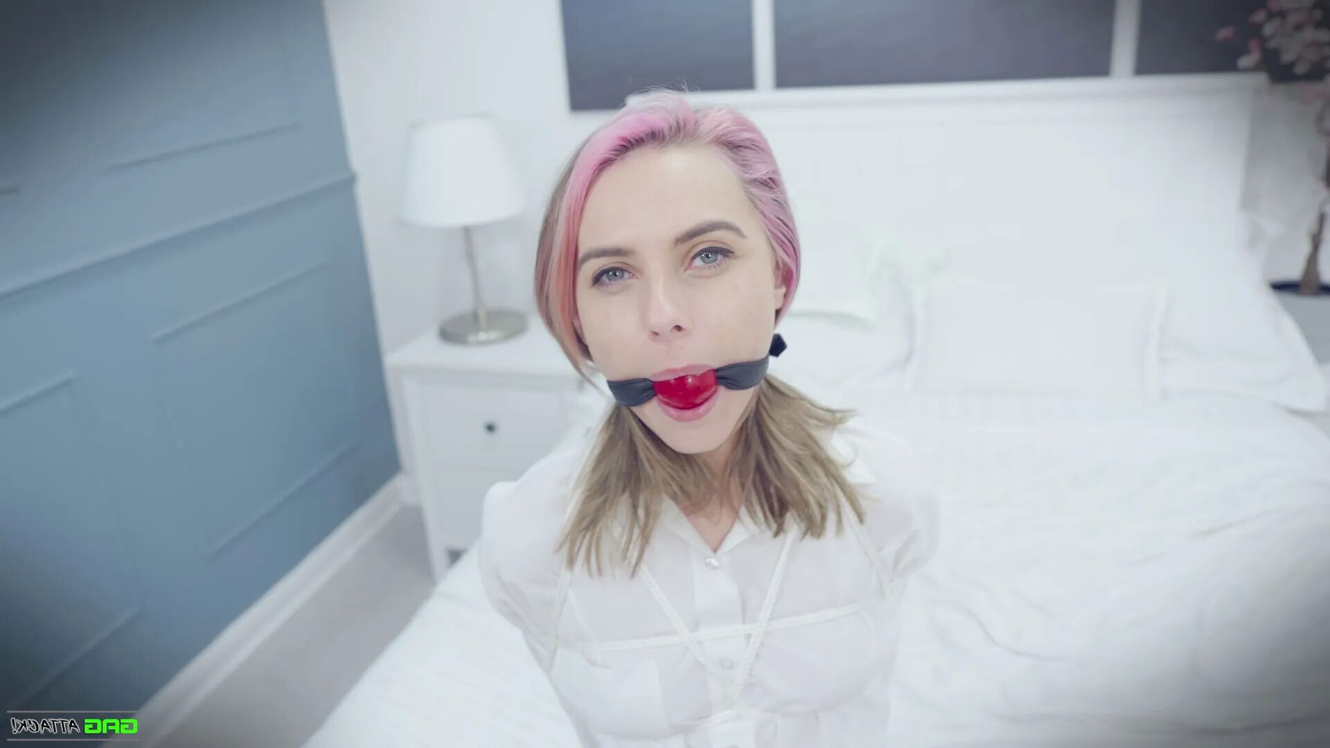 Chloe - Popstar in Bondage - 17 Pics