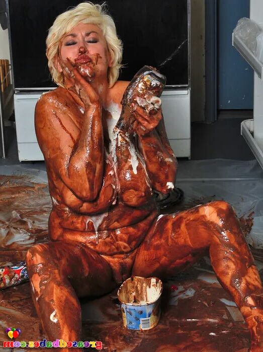 Blonde Mature with Big Tits Gets Wet and Messy - 13 Pics