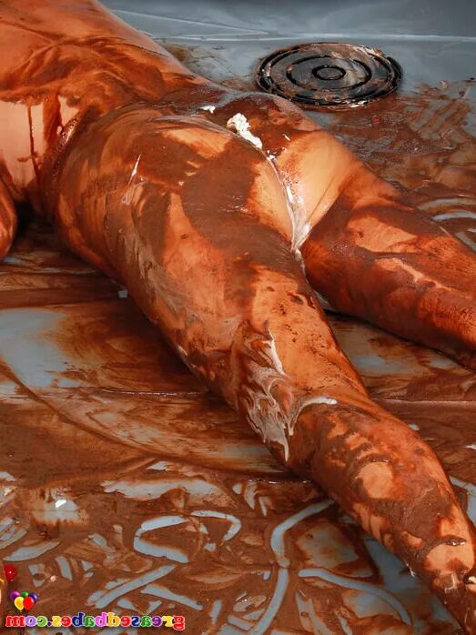 Blonde Mature with Big Tits Gets Wet and Messy - 13 Pics