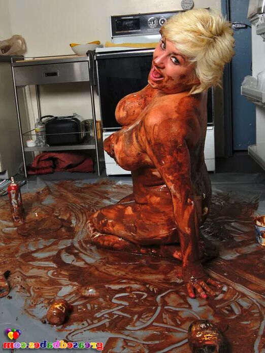 Blonde Mature with Big Tits Gets Wet and Messy - 13 Pics