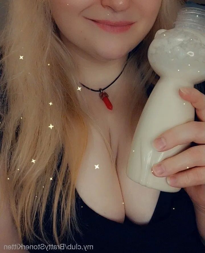 BrattyStonerKitten Free Photos - 5 Pics