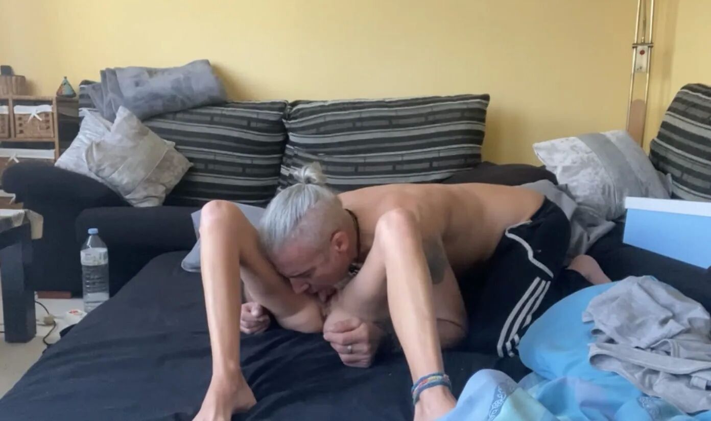 BLOWJOB AND RIDDING COCK IN THE MORNING - 14 Pics