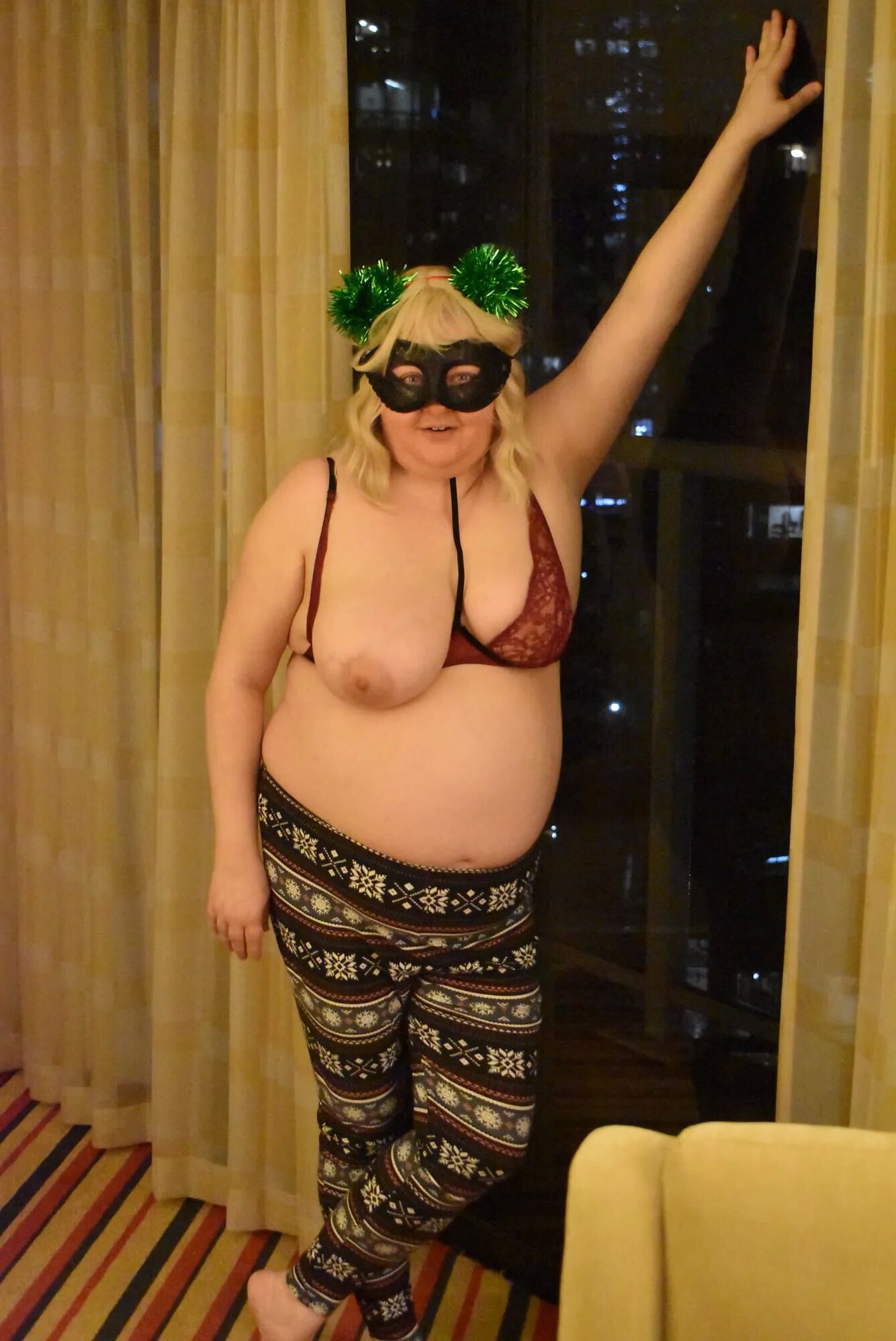 Saggy Tits Webslut - 10 Pics