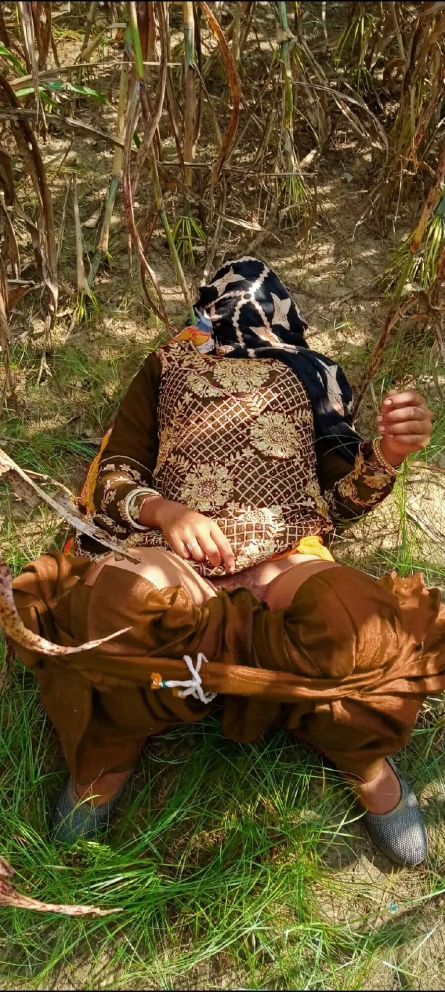 Apni aurat ki chut maarte Hue mujhe bahut maja Aane Laga mai - 12 Pics