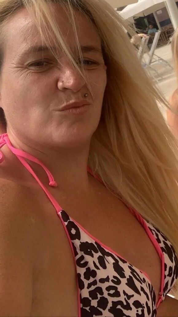 A Few Of The Ass and Stuff - 20 Pics