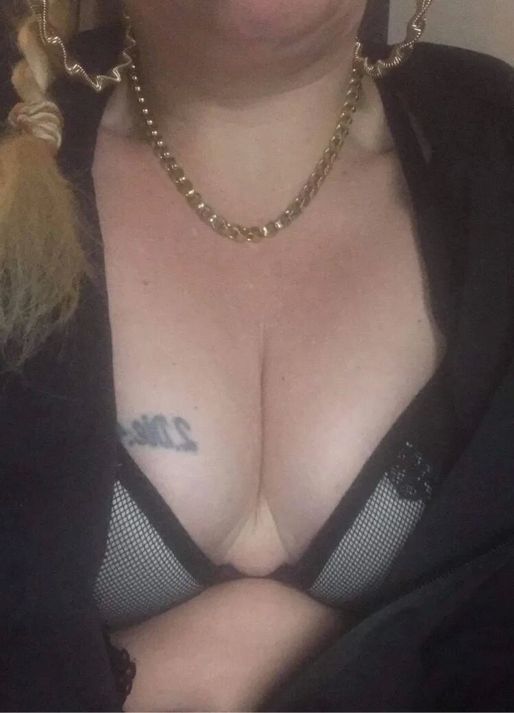 A Few Of The Ass and Stuff - 20 Pics