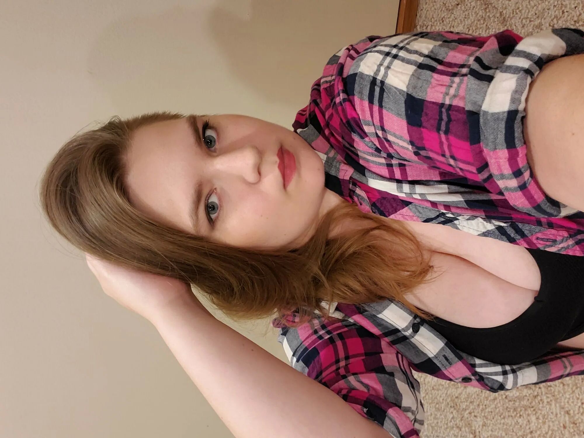 Sexy Selfies - 17 Pics