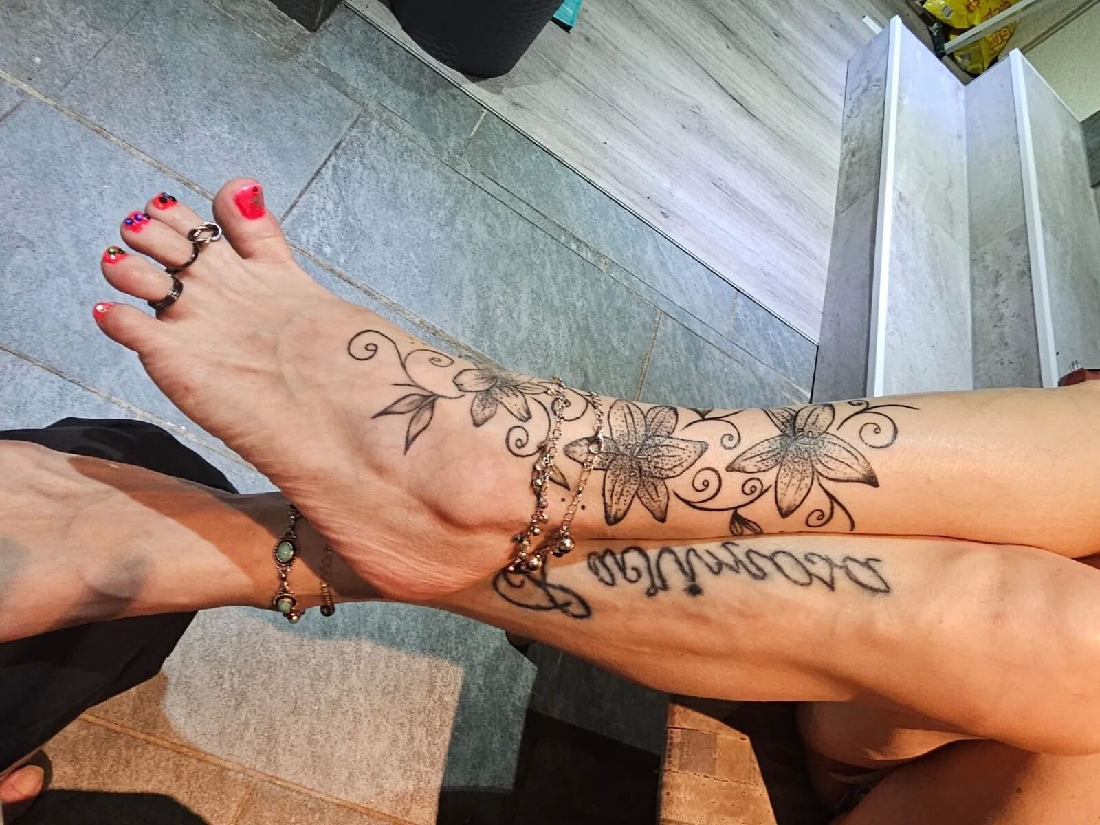 Feet - 128 Pics