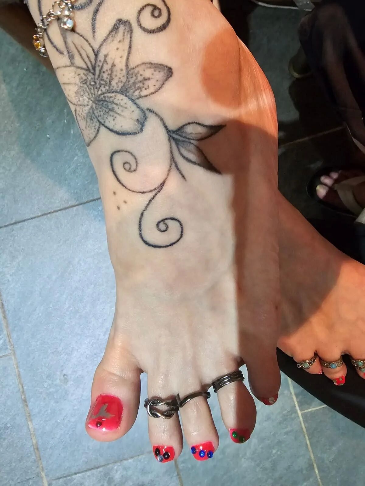 Feet - 128 Pics