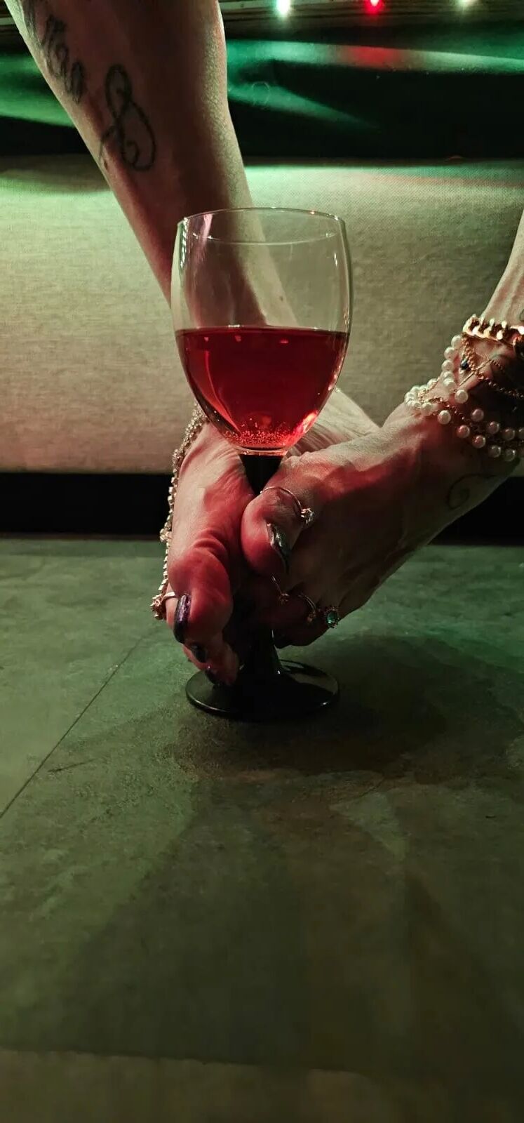 Feet - 128 Pics
