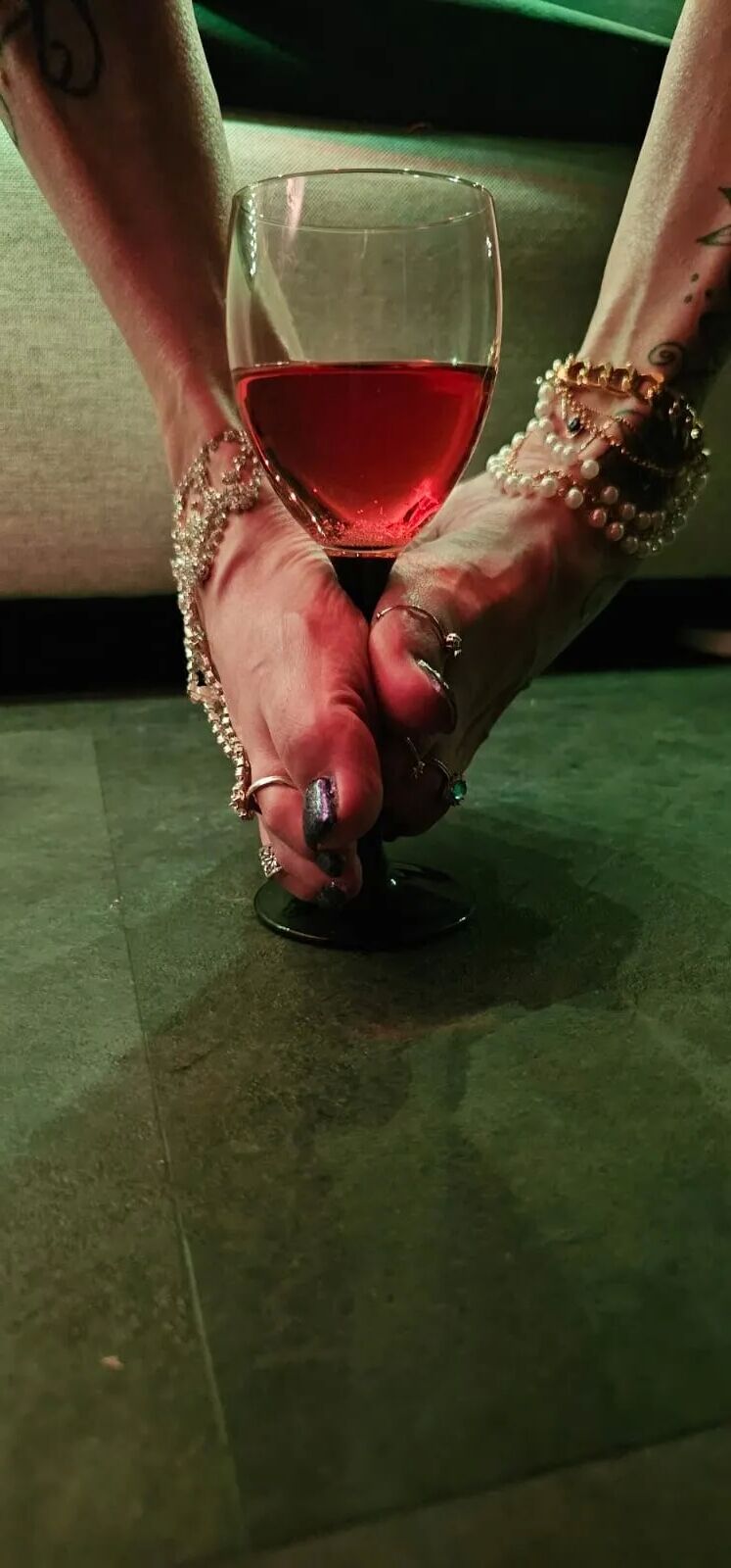 Feet - 128 Pics
