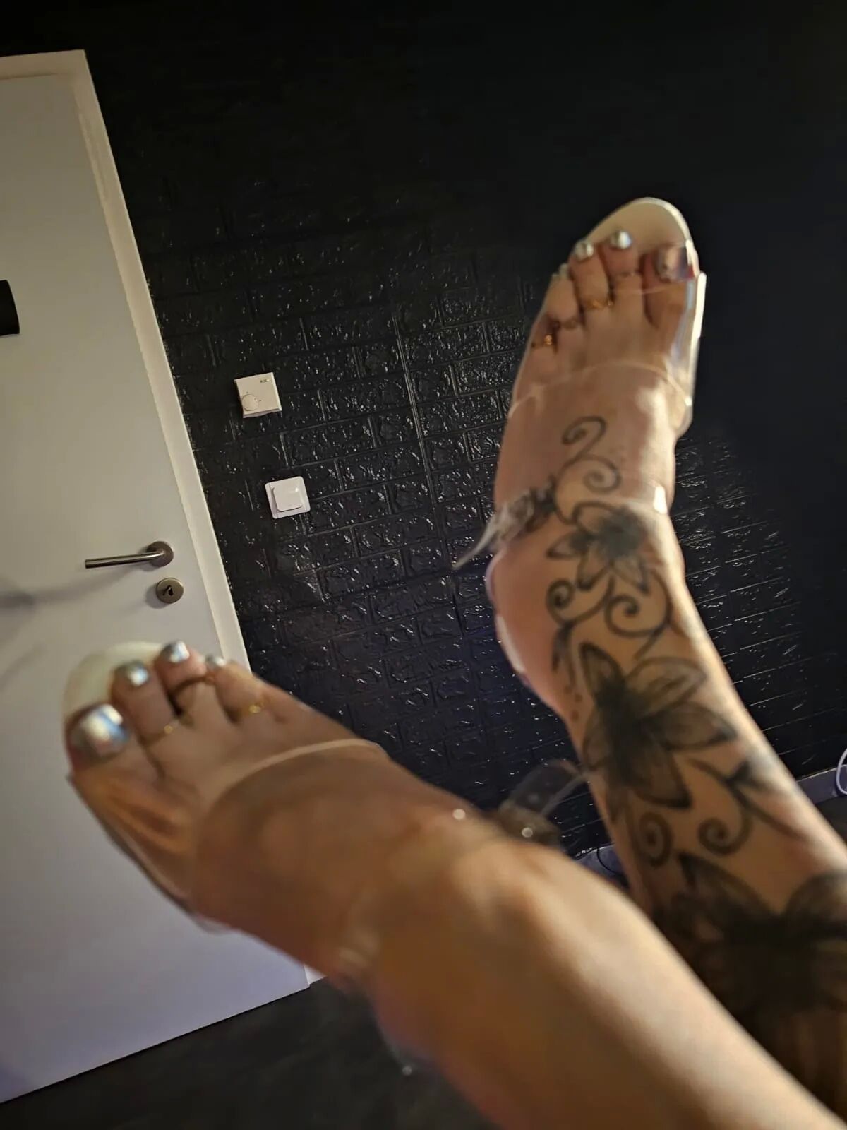 Feet - 128 Pics