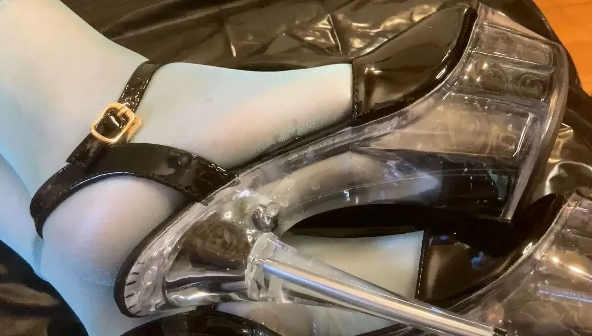 Clear Sandals, Turquoise Stockings - 15 Pics