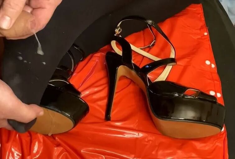 Black Heels, Black Nylons, Red PVC Sheet - 14 Pics
