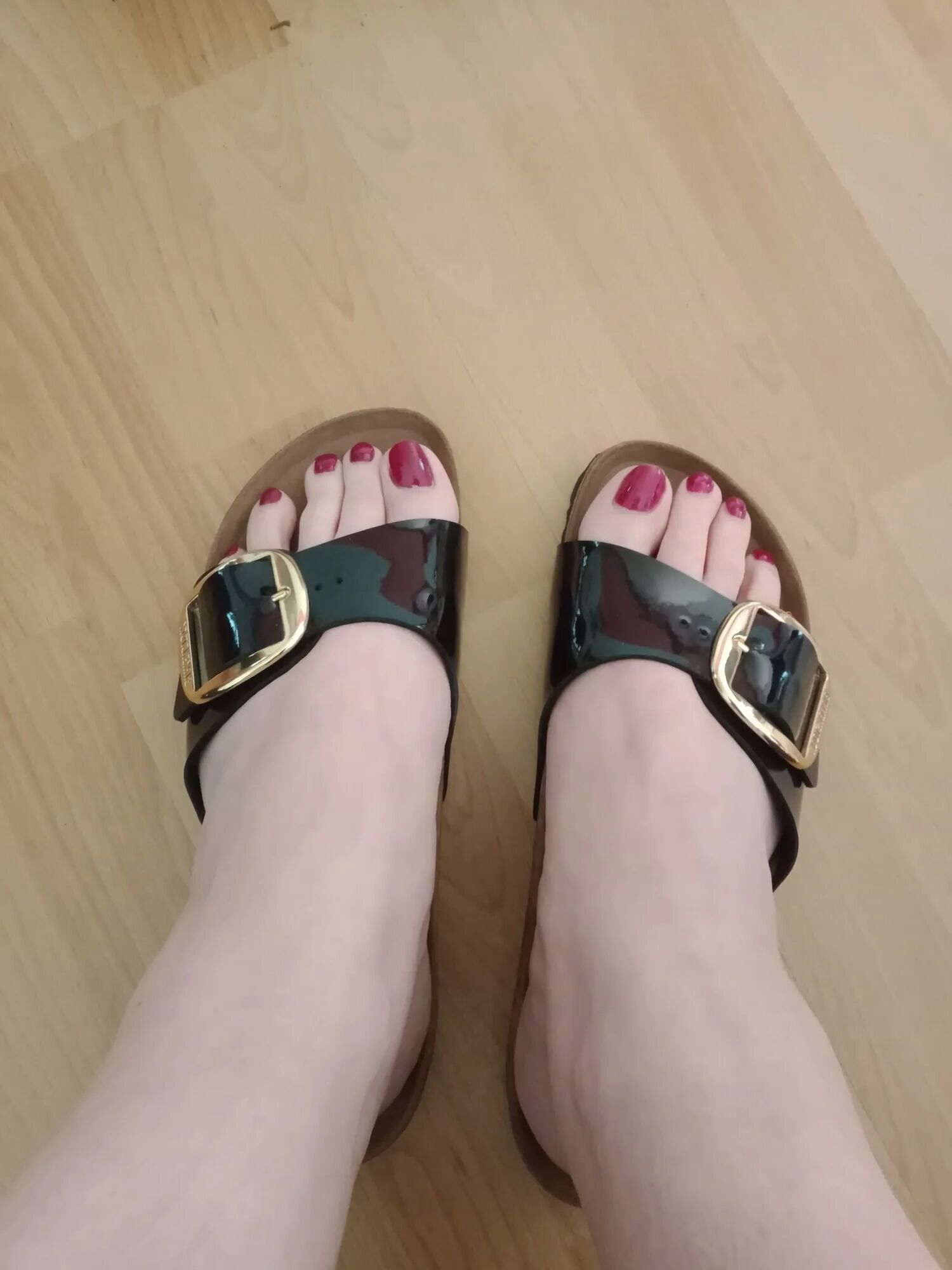 Nylon feet - 10 Pics