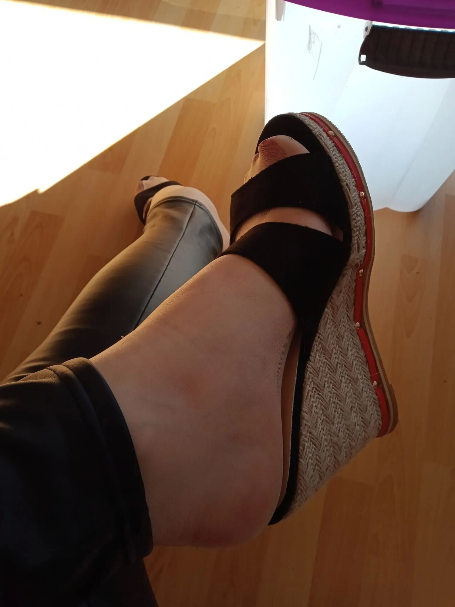 Nylon feet - 10 Pics