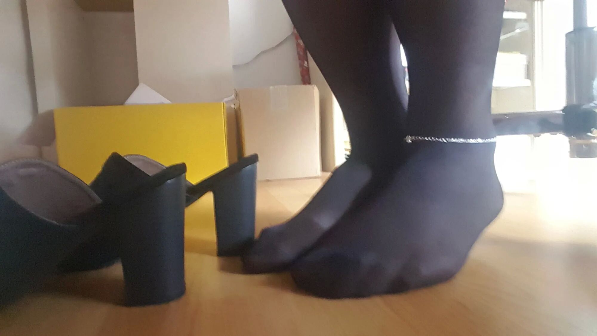 Nylon feet - 10 Pics