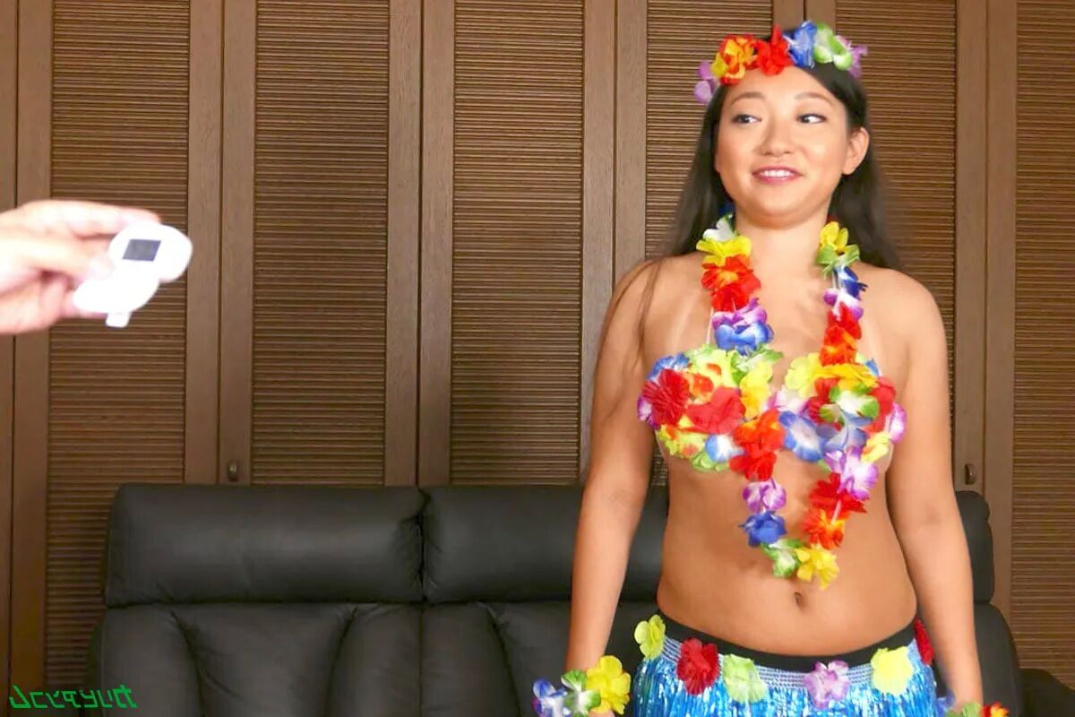 Minami Sakamoto :: a nasty Polynesian hip swing? - CARIBBEAN - 37 Pics