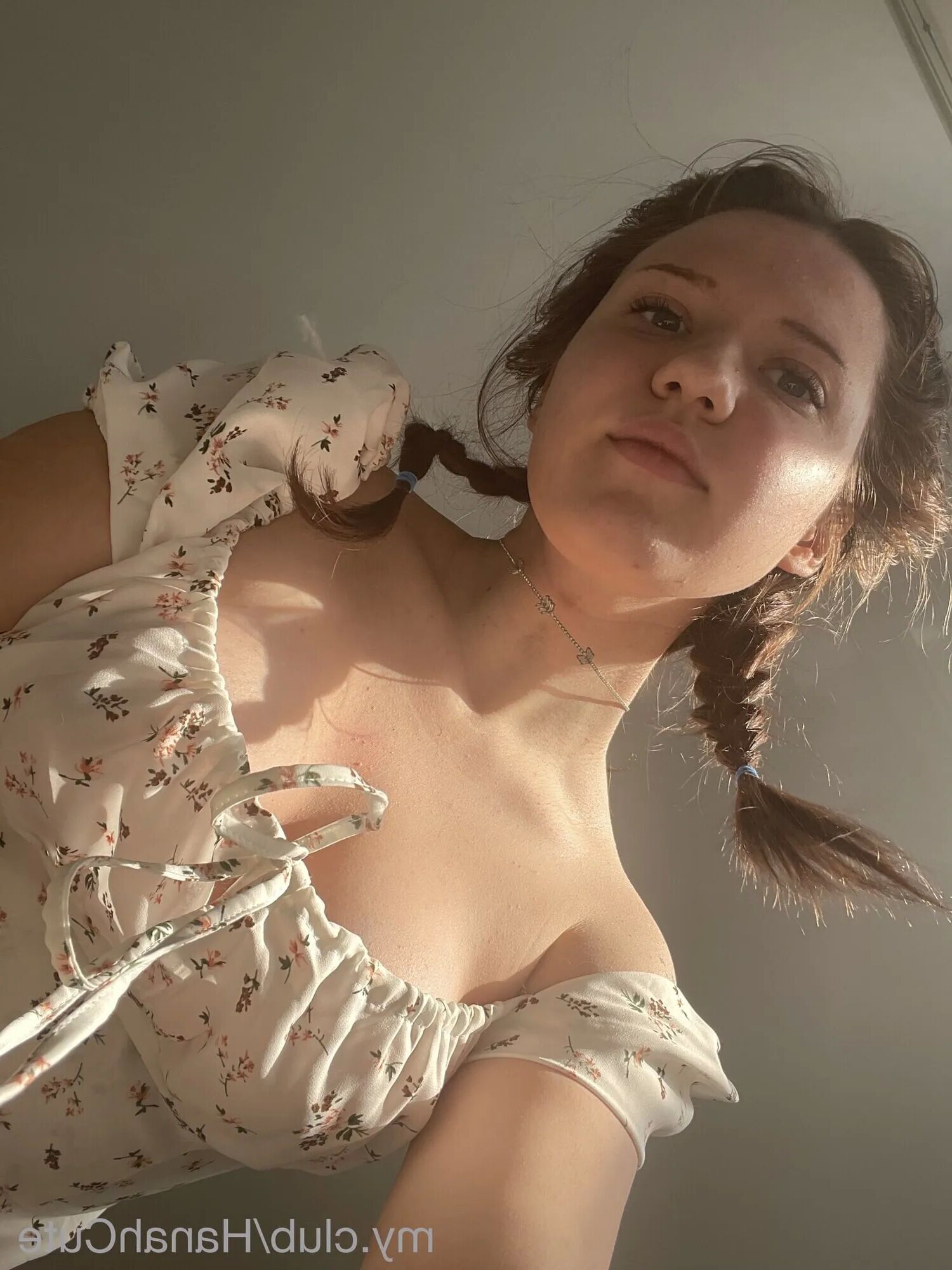 Hannah Free Photos - 24 Pics