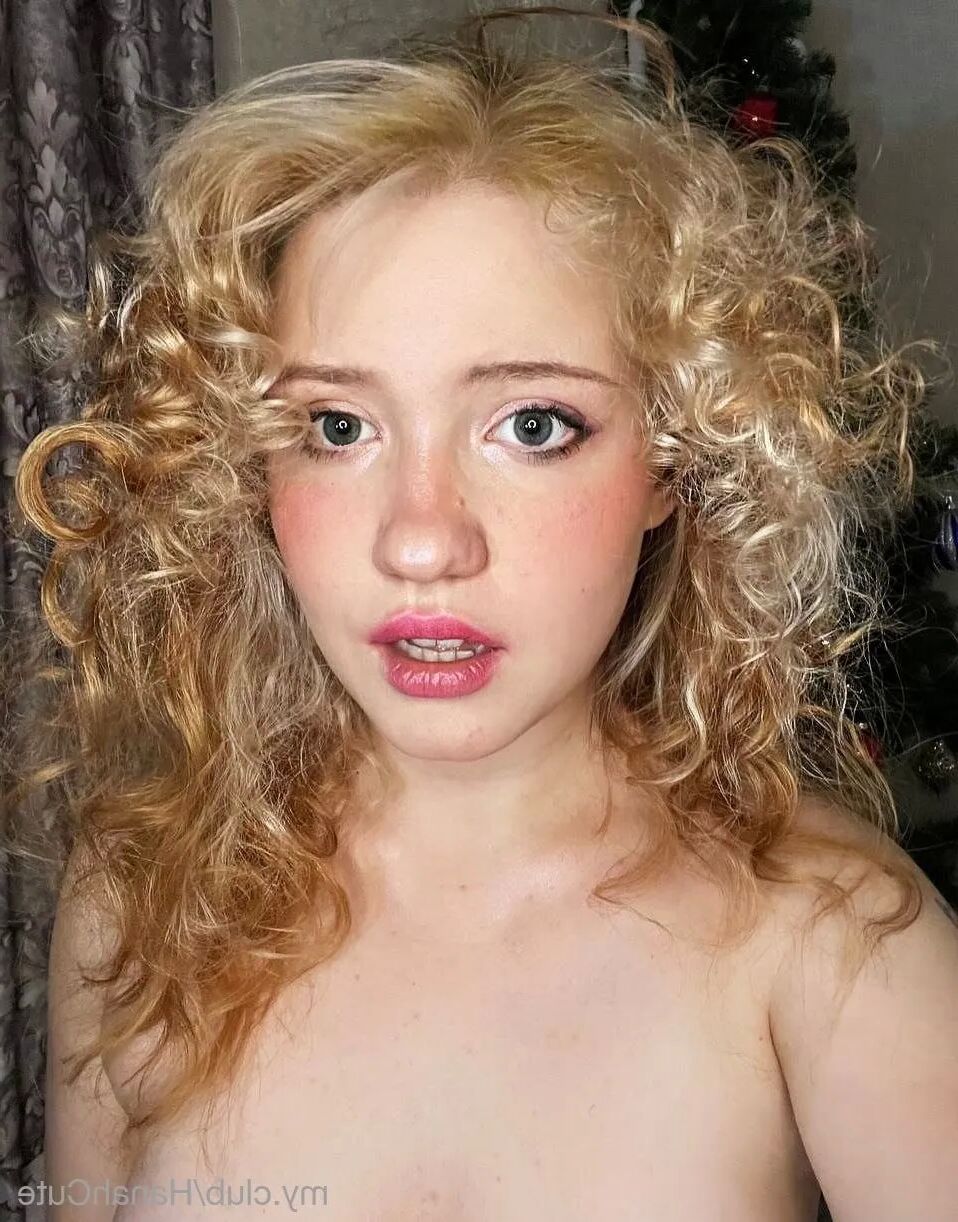 Hannah Free Photos - 24 Pics