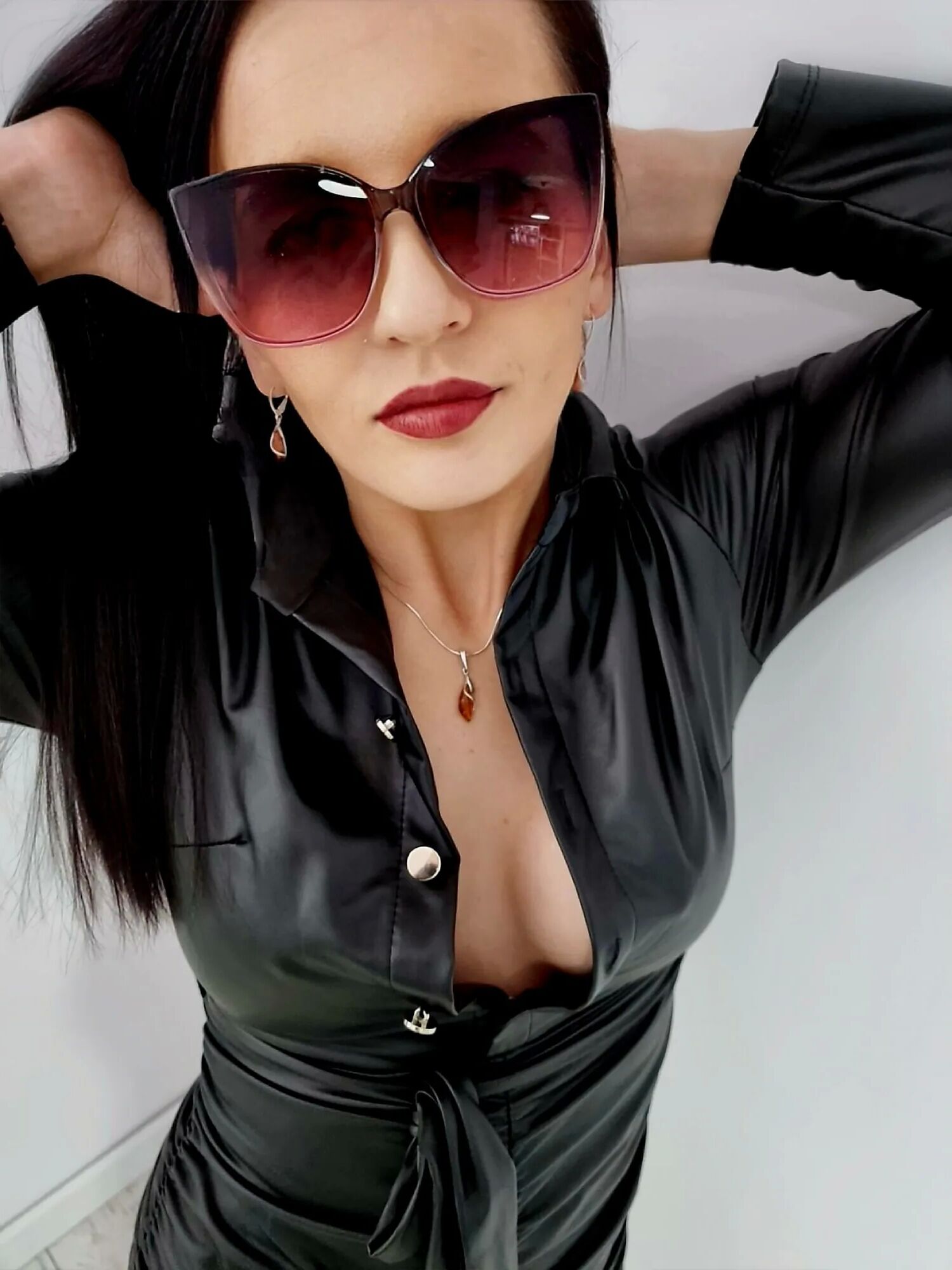Models - 14 Pics
