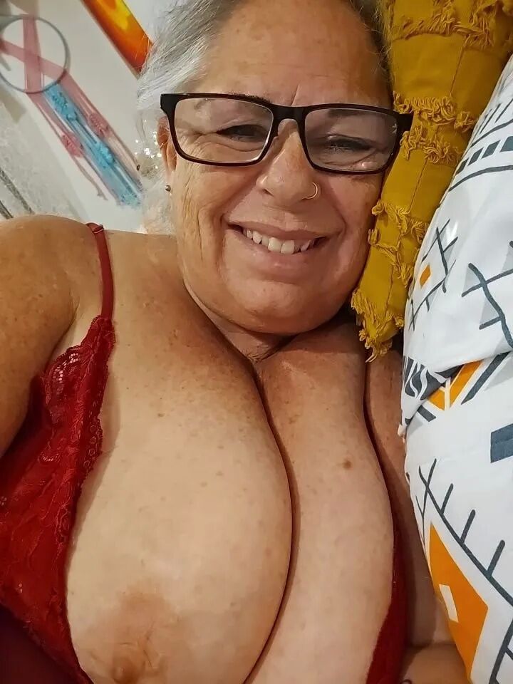 Mama's boobs 2 - 9 Pics