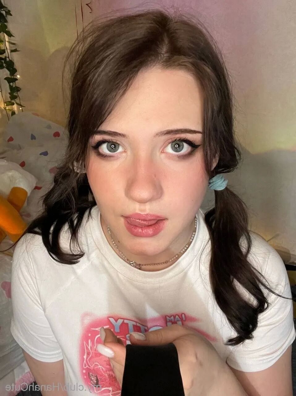 Hannah Free Photos - 24 Pics