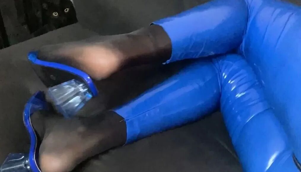 Blue Heels, Blue Leggings and Nylon Feet - 26 Pics