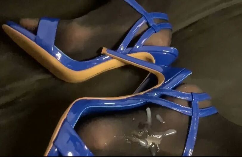 Blue Heels, Blue Leggings and Nylon Feet - 26 Pics