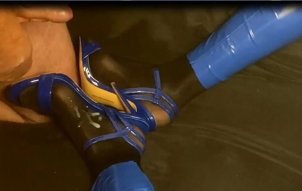 Blue Heels, Blue Leggings and Nylon Feet - 26 Pics