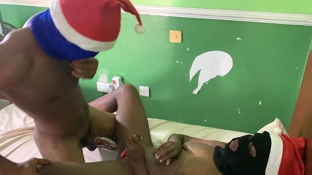 Fucking Santa on Christmas Day - 70 Pics