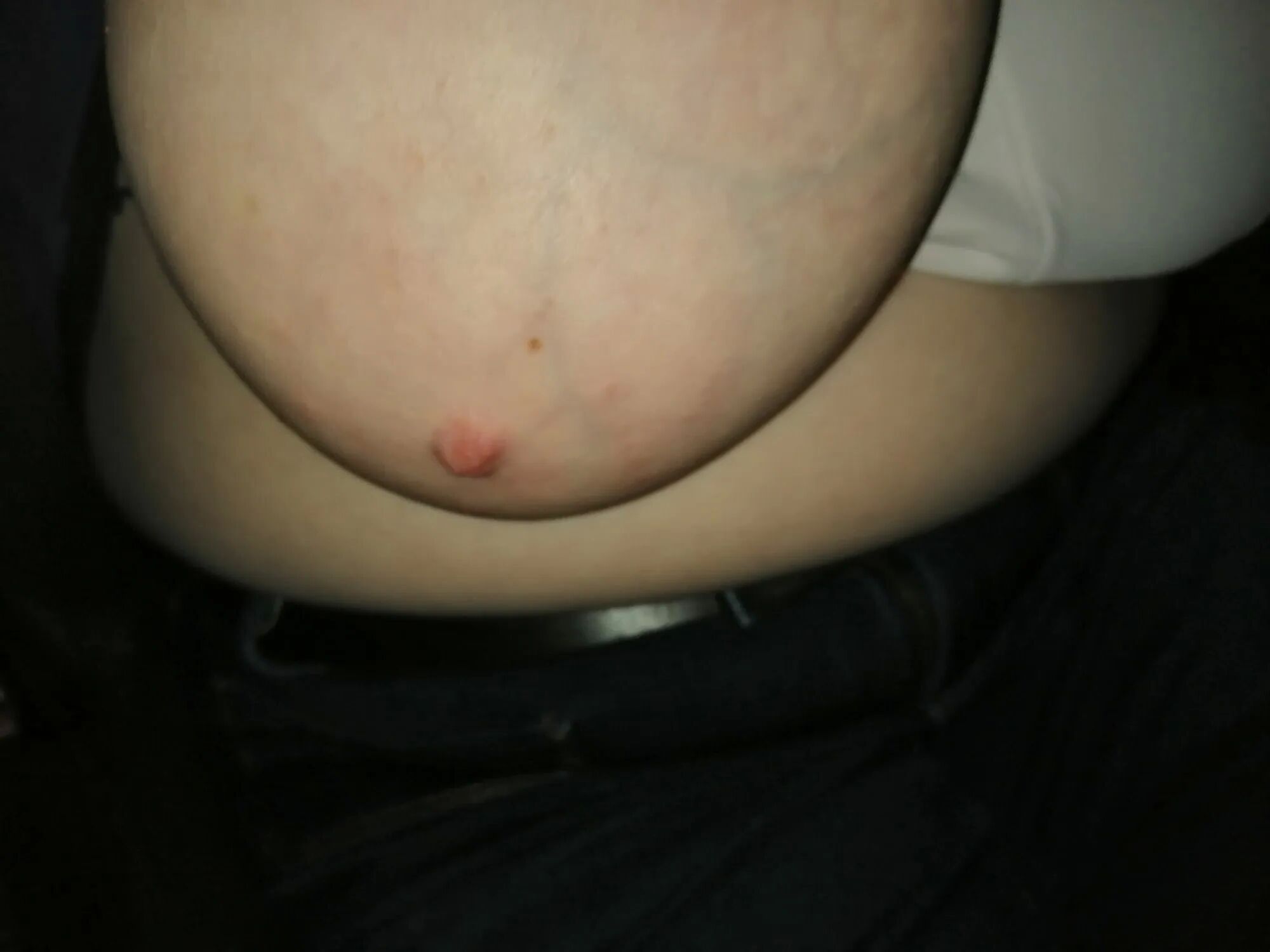 Tits in a car - 46 Pics