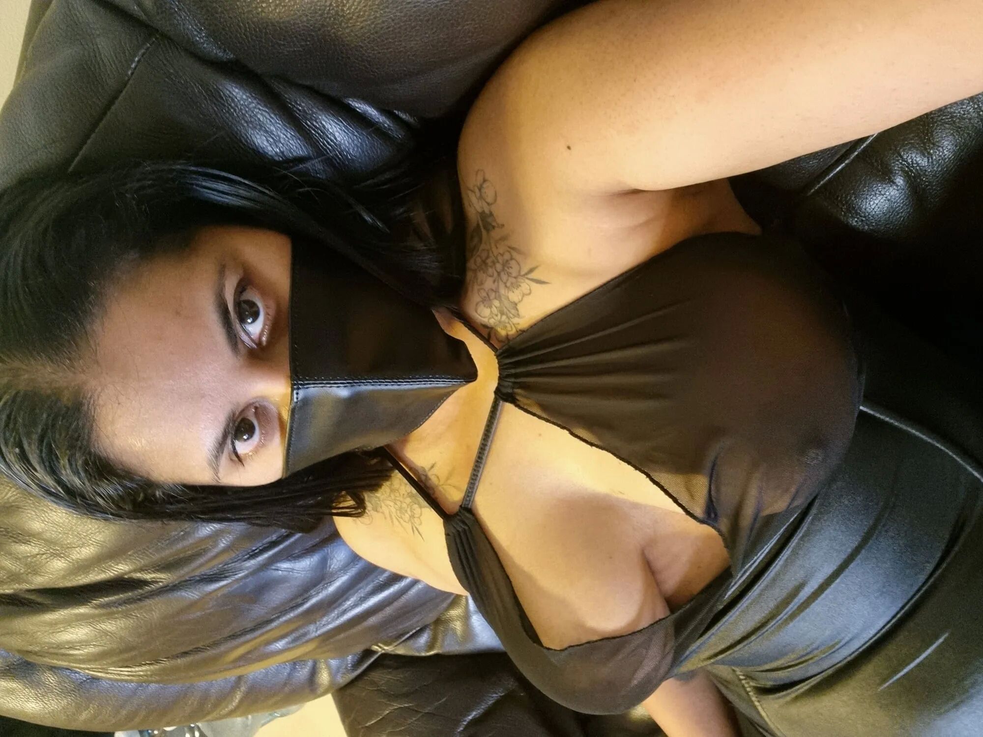 Playing with my holes on the couch - 29 Pics