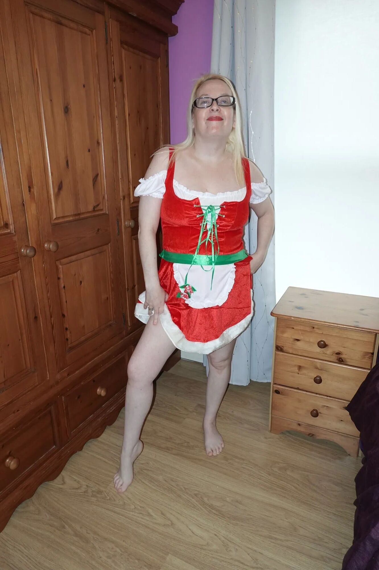 Santa's Helper - 25 Pics