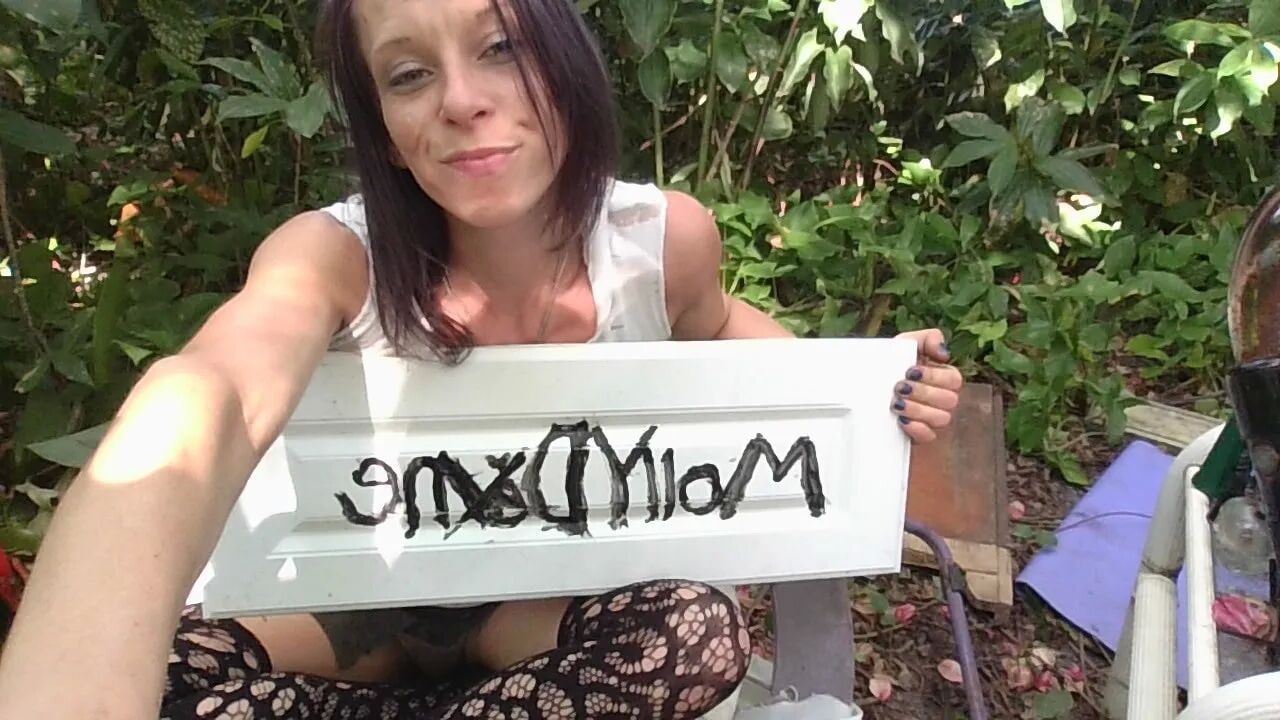 Only molly - 6 Pics