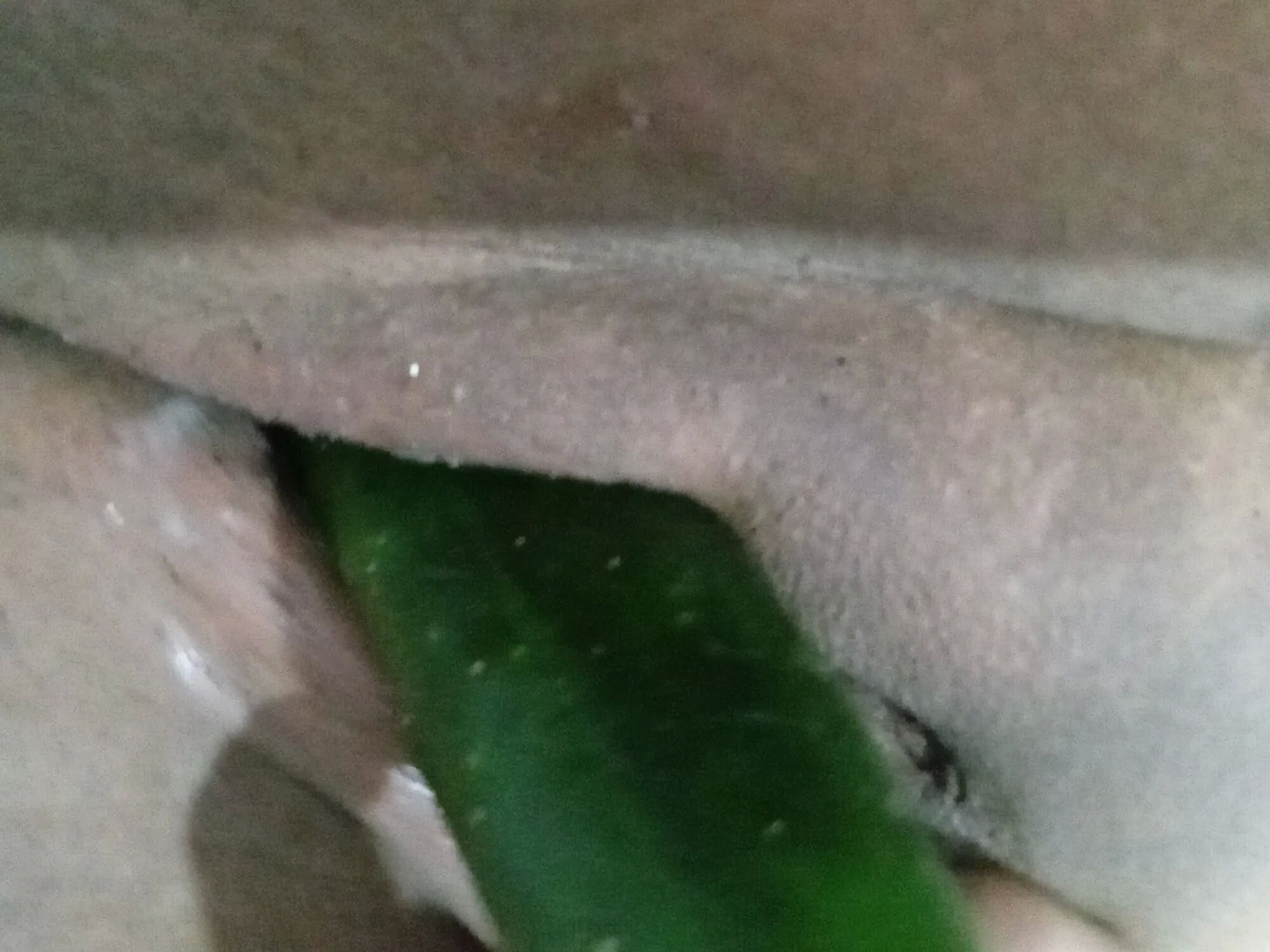 Sticking cucumber in fat pussy - 6 Pics