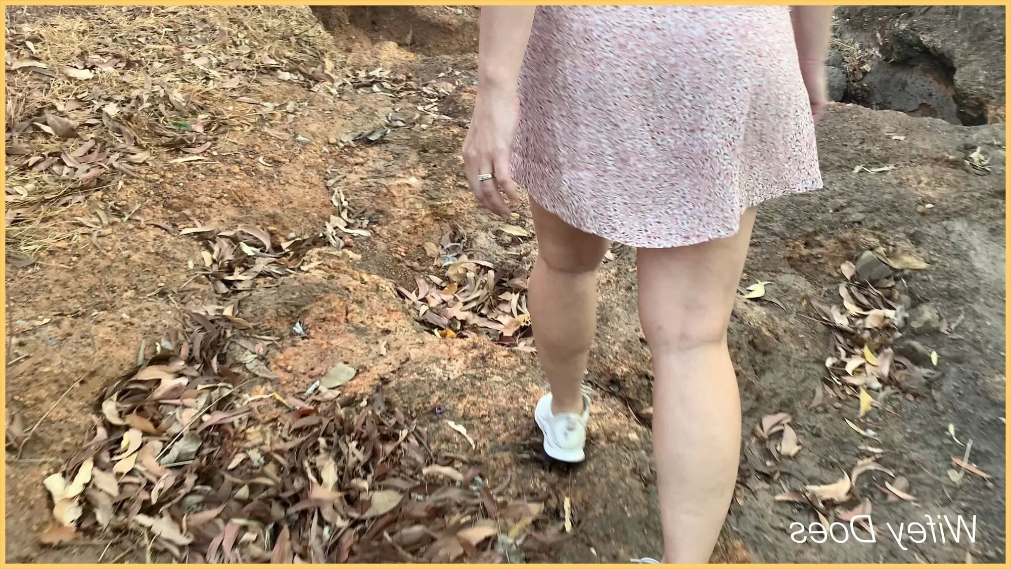 Wifey heads out with no panties - 26 Pics