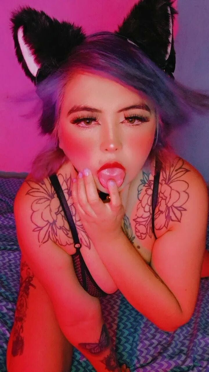 Cat girl - 8 Pics