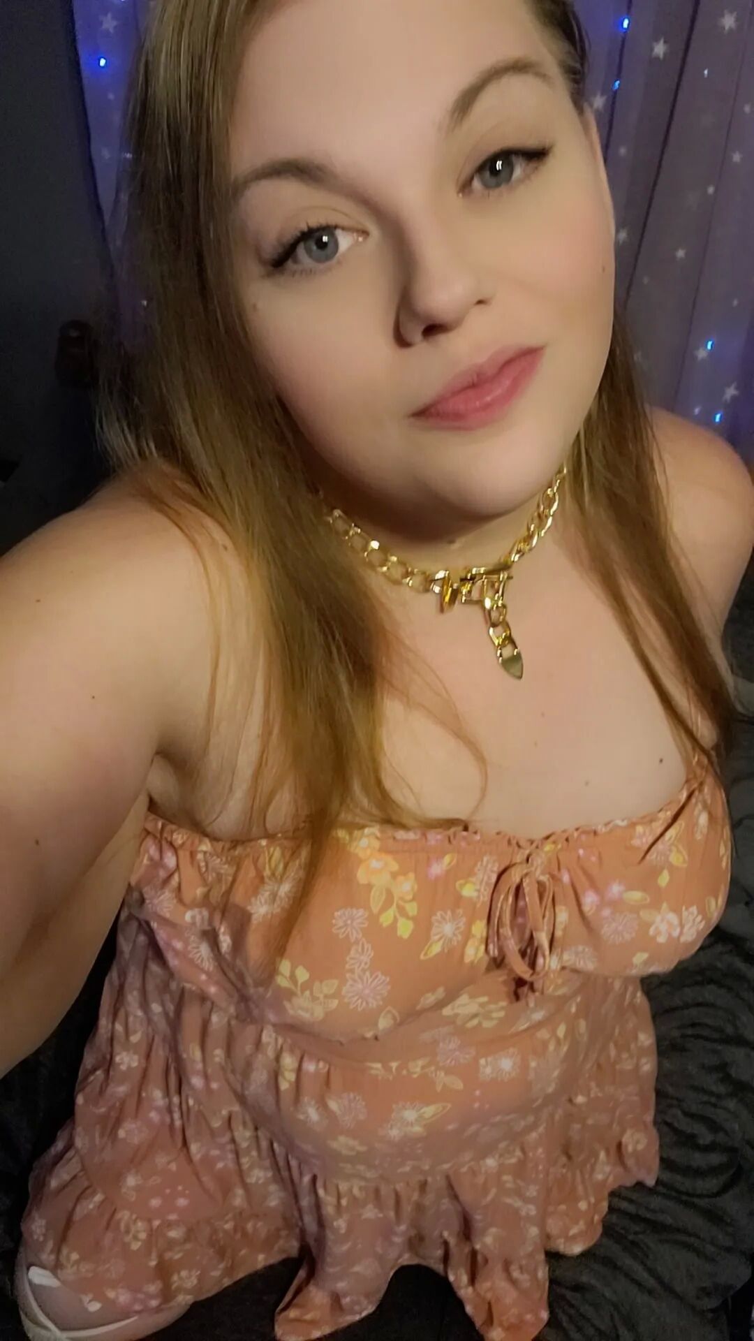 Cute bbw in dress and white fishnet knee highs - 5 Pics