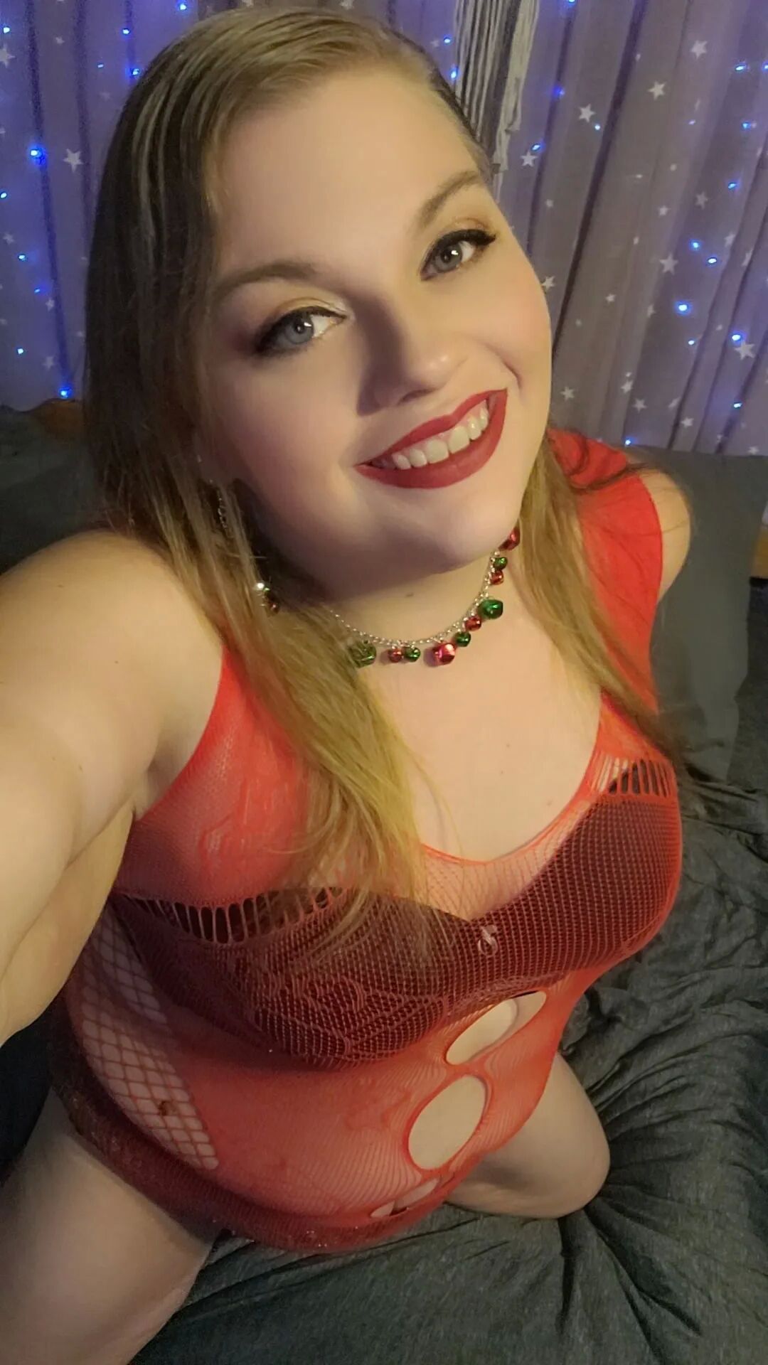 Bbw milf is your Christmas present - 18 Pics