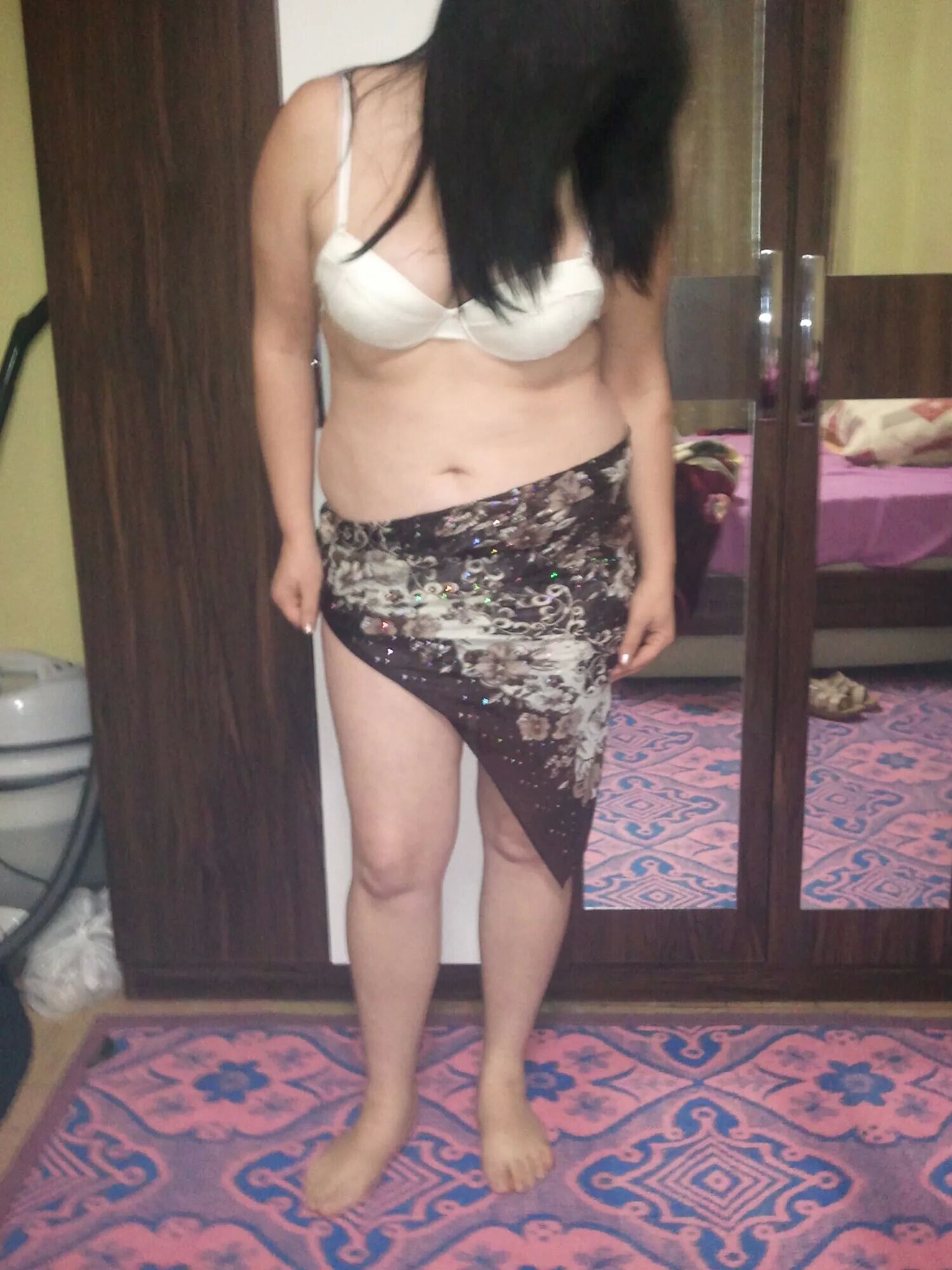 How is the cleaning day at home today, but her costume is Tu - 6 Pics
