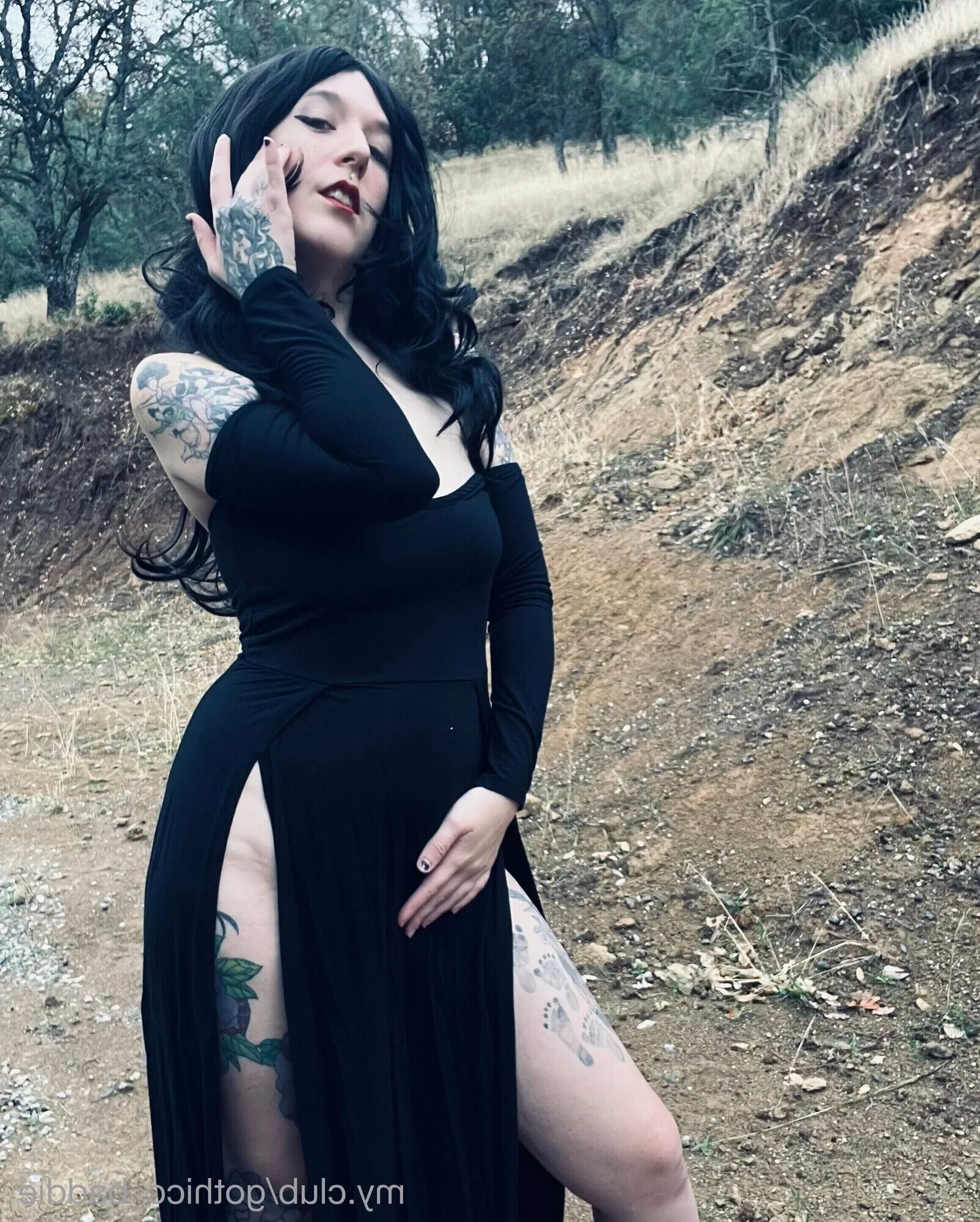 Vampira Nymph Free Photos - 16 Pics