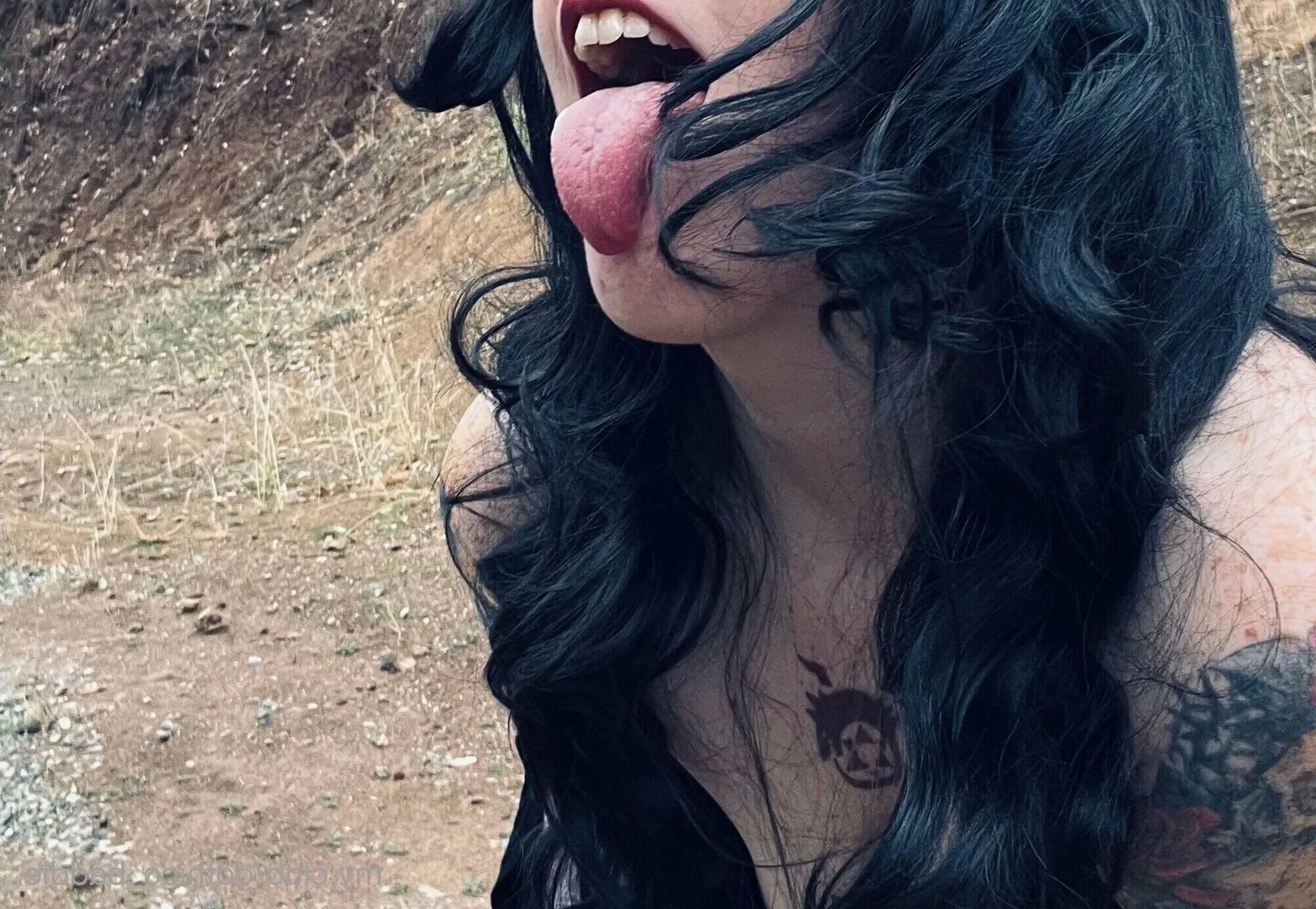 Vampira Nymph Free Photos - 16 Pics